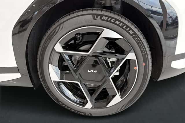 Kia EV4 (2026) thumbnail 23