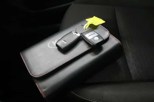 Kia Picanto (2021) thumbnail 25