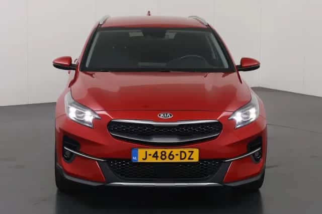 Kia XCeed (2020) thumbnail 3