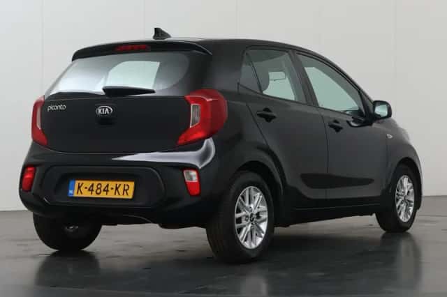 Kia Picanto (2021) thumbnail 2