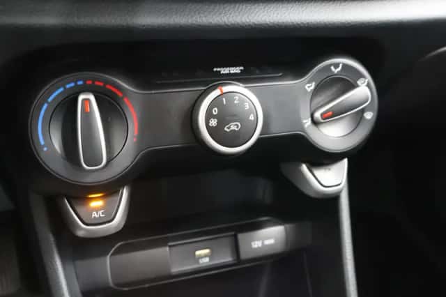 Kia Picanto (2021) thumbnail 17