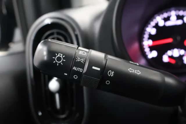 Kia Picanto (2021) thumbnail 25