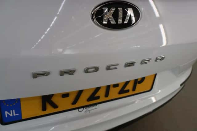 Kia Proceed (2021) thumbnail 42