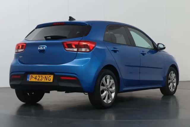 Kia Rio (2022) thumbnail 2