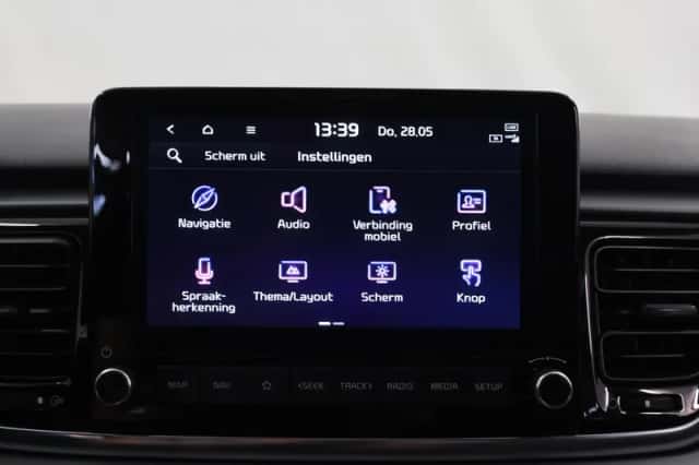 Kia Rio (2022) thumbnail 17