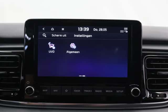Kia Rio (2022) thumbnail 18