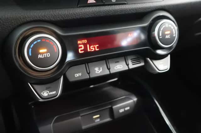 Kia Rio (2022) thumbnail 20