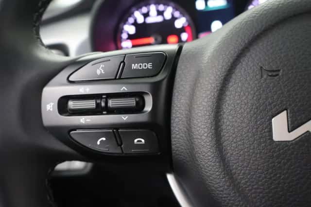 Kia Rio (2022) thumbnail 29