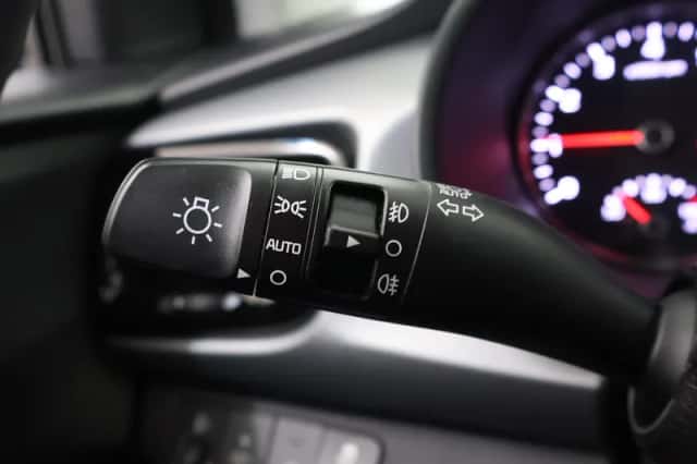 Kia Rio (2022) thumbnail 30