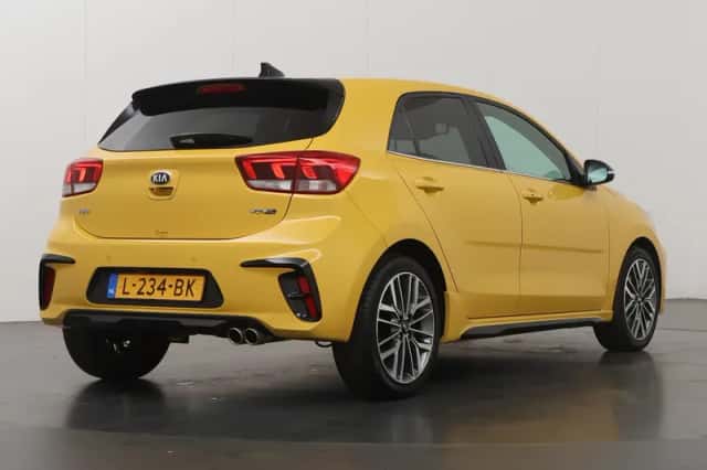Kia Rio (2021) thumbnail 2