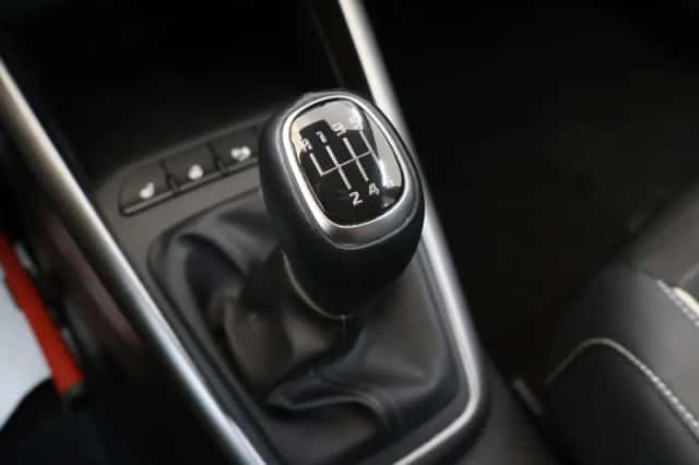 Kia Rio (2021) thumbnail 24