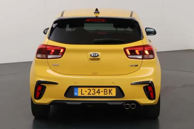 Kia Rio (2021) thumbnail 4