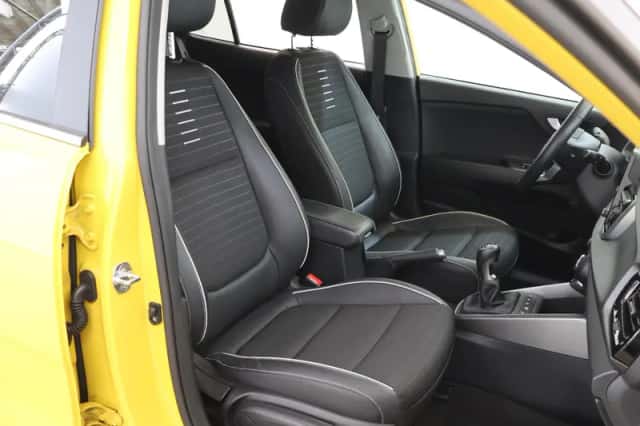 Kia Rio (2021) thumbnail 10