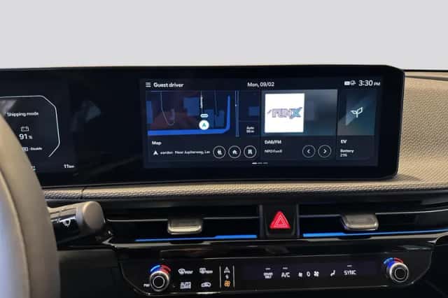 Kia EV6 (2025) thumbnail 12