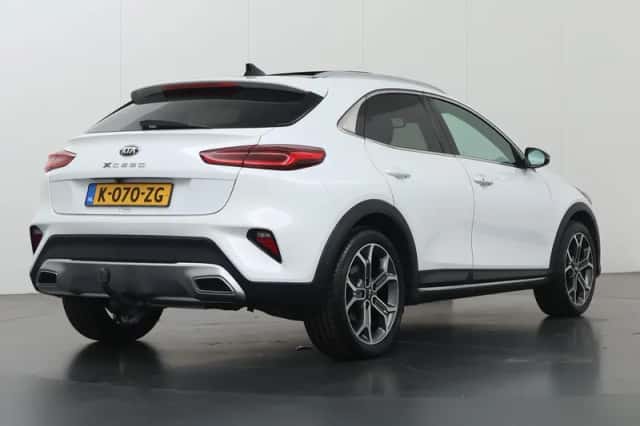 Kia XCeed (2021) thumbnail 2