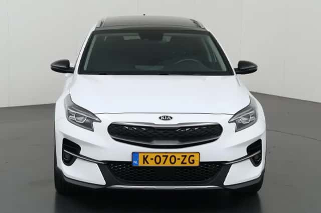 Kia XCeed (2021) thumbnail 3