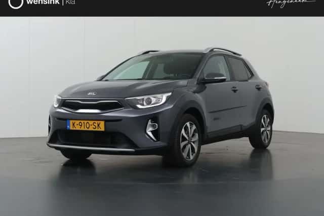 Kia Stonic (2021) thumbnail 1