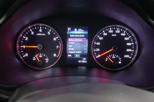 Kia Stonic (2021) thumbnail 12