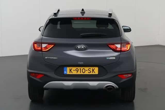 Kia Stonic (2021) thumbnail 4