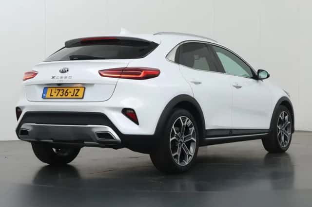 Kia XCeed (2021) thumbnail 2