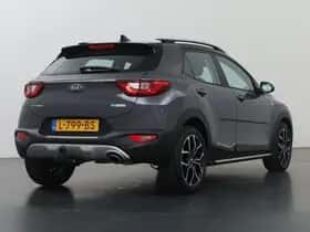 Kia Stonic (2021) thumbnail 2