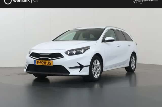 Kia Ceed Sportswagon (2022) thumbnail 1