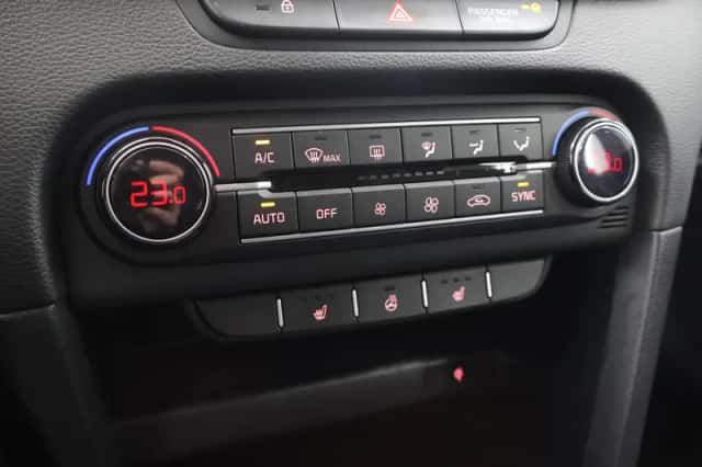 Kia Ceed Sportswagon (2022) thumbnail 19