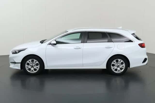 Kia Ceed Sportswagon (2022) thumbnail 5