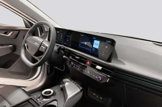 Kia EV6 (2025) thumbnail 9