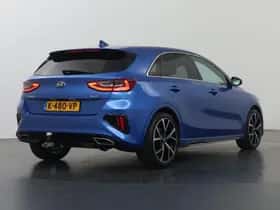 Kia Ceed (2021) thumbnail 2