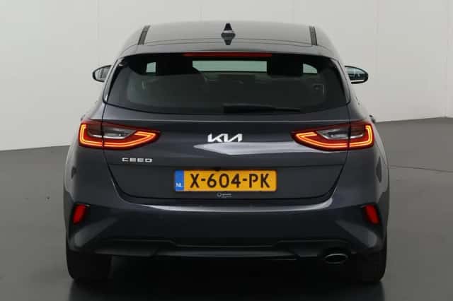 Kia Ceed (2024) thumbnail 4