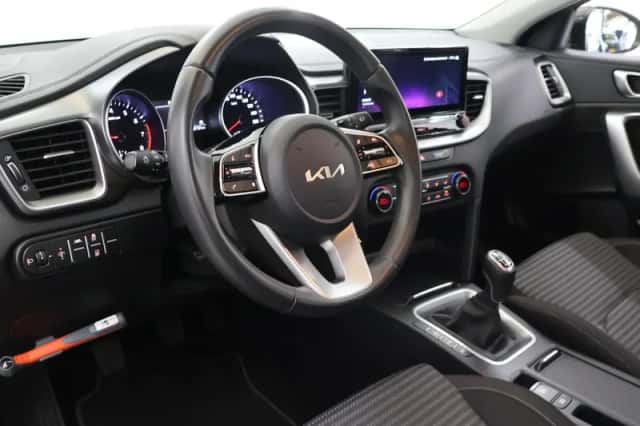 Kia Ceed (2024) thumbnail 7