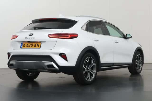 Kia XCeed (2021) thumbnail 2