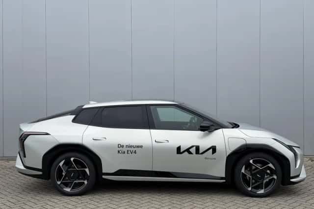 Kia EV4 (2025) thumbnail 3