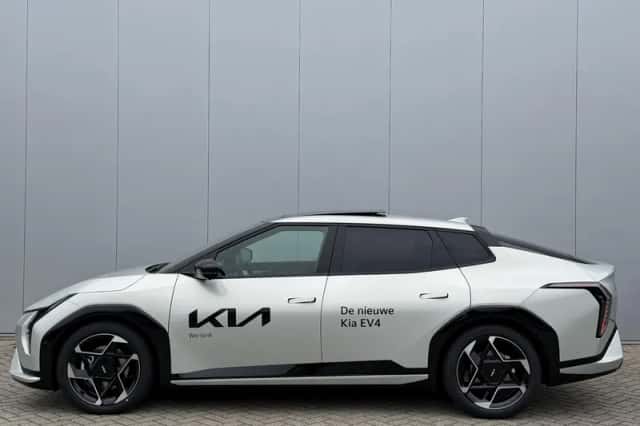 Kia EV4 (2025) thumbnail 4