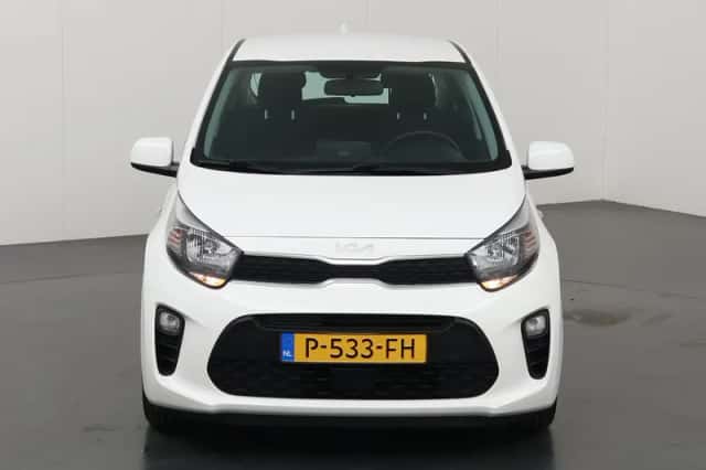 Kia Picanto (2022) thumbnail 3