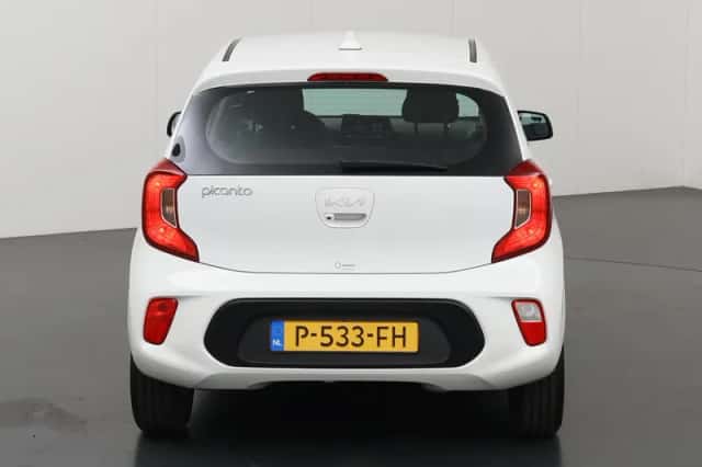 Kia Picanto (2022) thumbnail 4