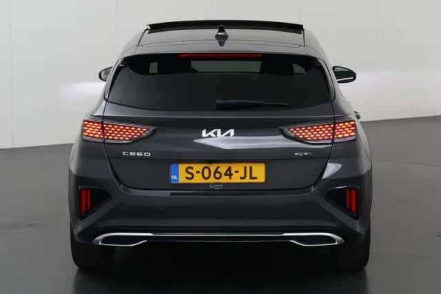Kia Ceed (2023) thumbnail 4
