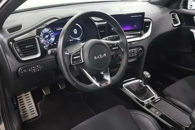Kia Ceed (2023) thumbnail 7
