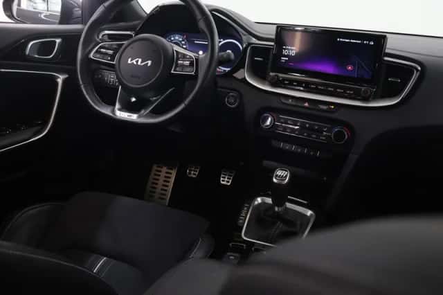 Kia Ceed (2023) thumbnail 9
