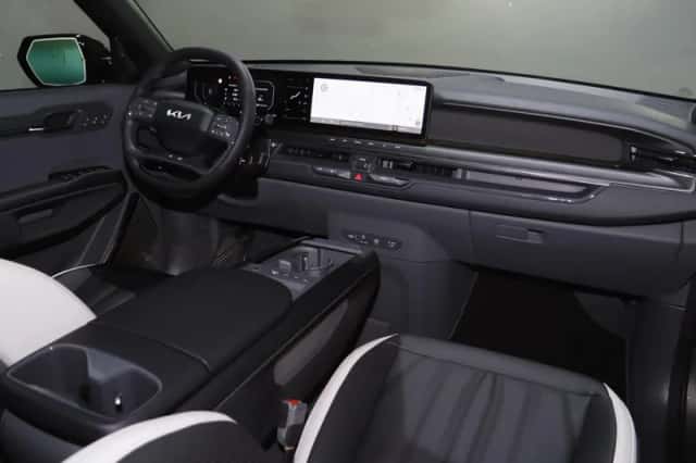 Kia EV9 (2025) thumbnail 12