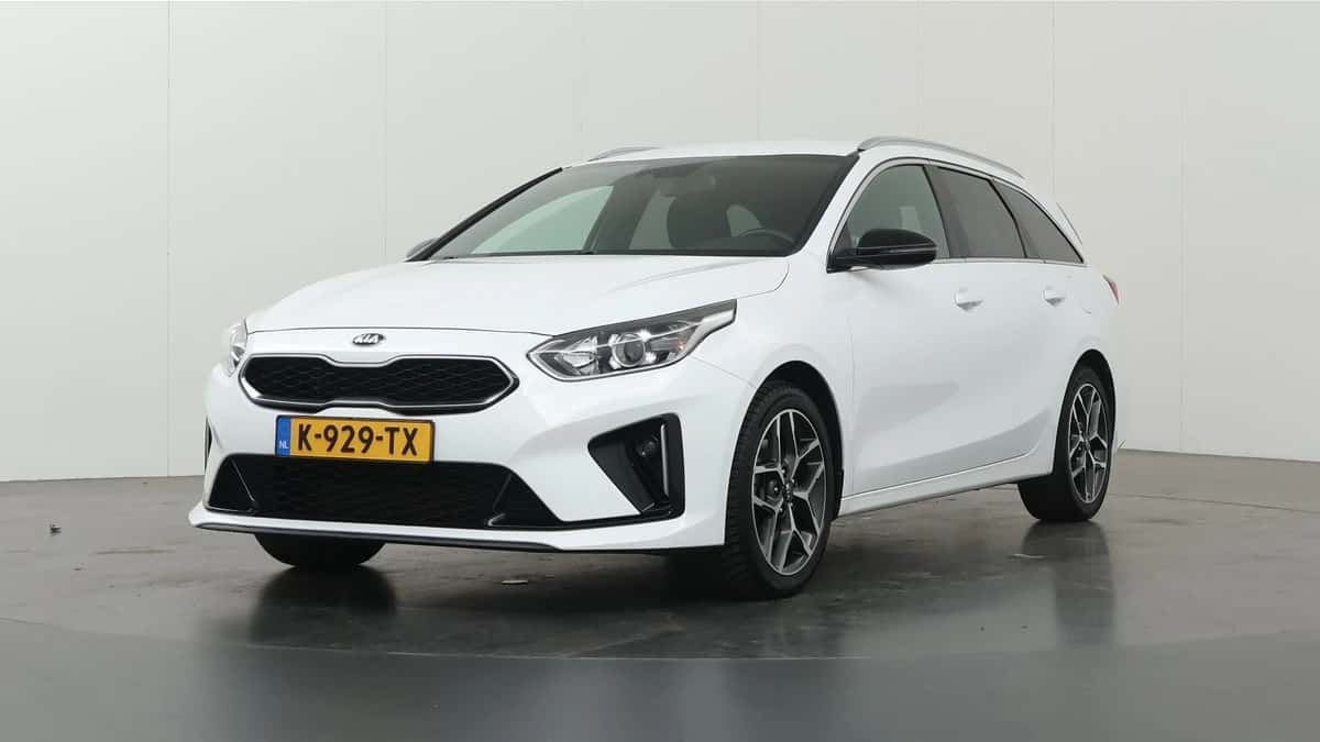 Kia Ceed Sportswagon (2021) — foto 1