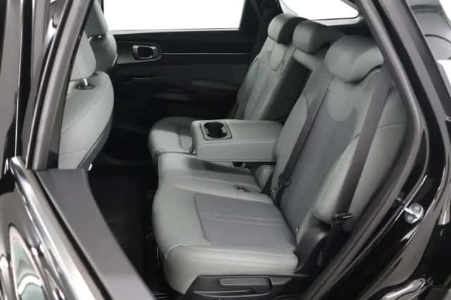 Kia Sorento (2025) thumbnail 11