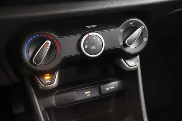 Kia Picanto (2023) thumbnail 17