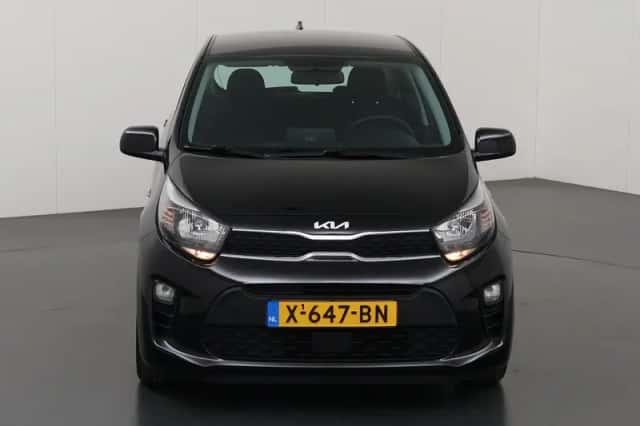 Kia Picanto (2023) thumbnail 3