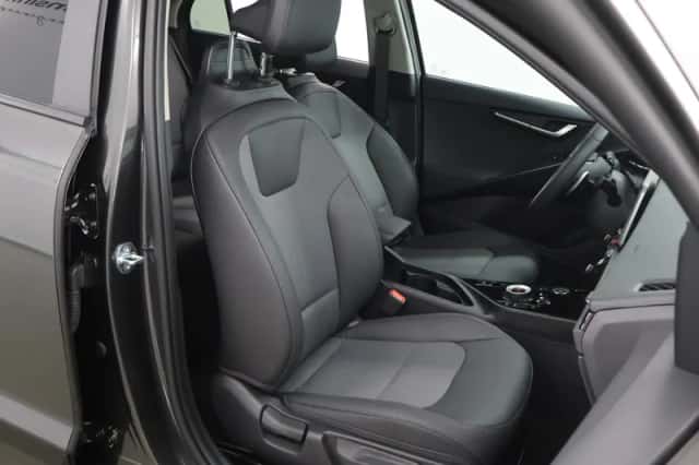 Kia Niro (2025) thumbnail 11