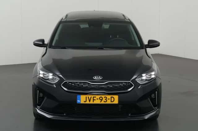 Kia Ceed Sportswagon (2021) thumbnail 3