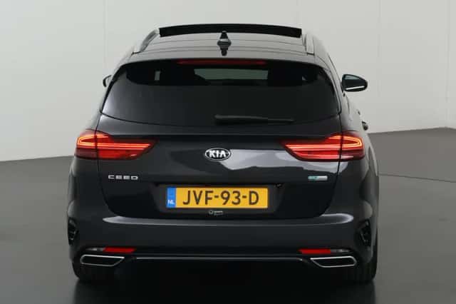 Kia Ceed Sportswagon (2021) thumbnail 4