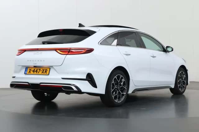 Kia Proceed (2024) thumbnail 2