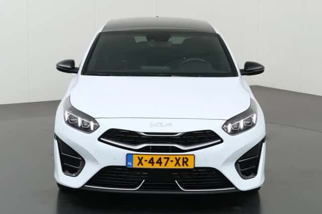 Kia Proceed (2024) thumbnail 3